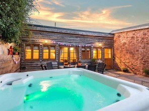 6 Bedroom Barn Conversion with Indoor Pool & Hot Tub near Halse, Somerset, England